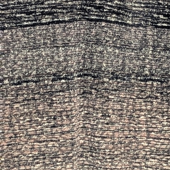 NWT Jules & Leopold Women's (Size M) V-Neck Top With Scalloped Hem and Sleeves - Picture 6 of 15